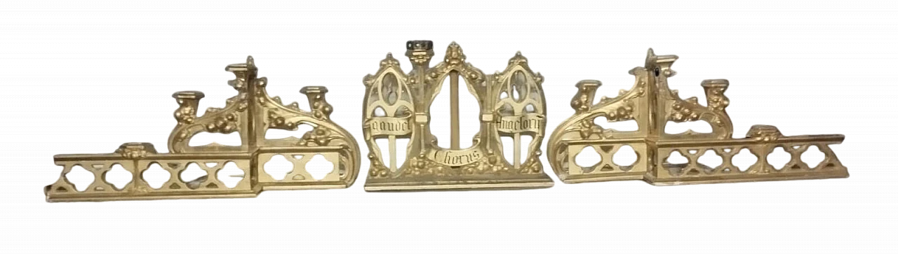3 Candelabri da altare Neogotici in legno dorato, prima metà dell'800 2