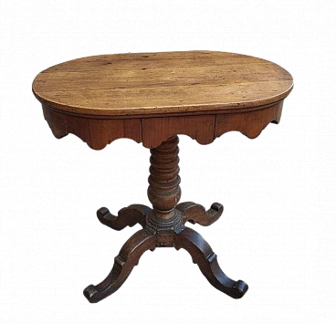 Tuscan oval cherry wood and walnut coffee table, 19th century