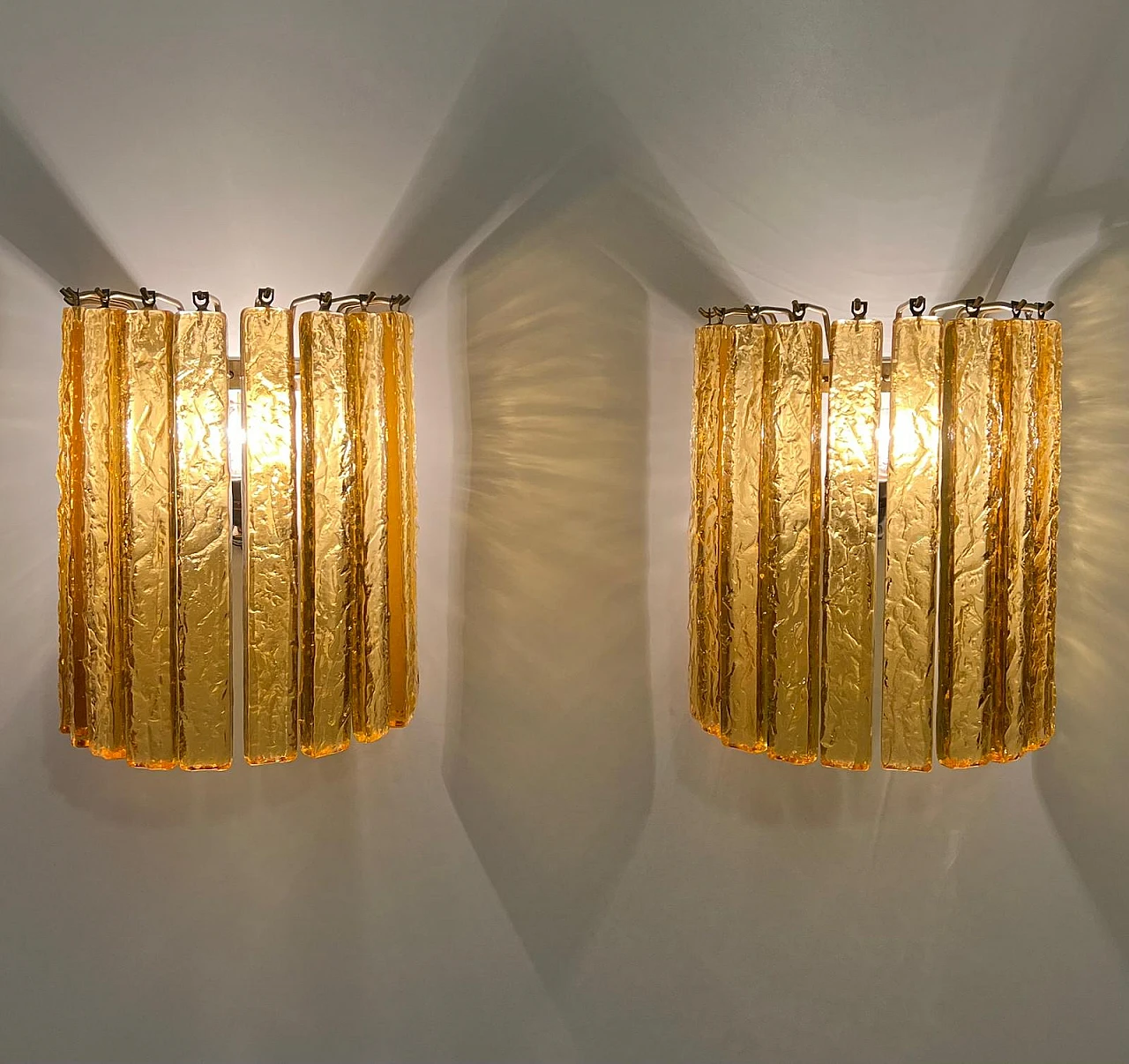 Pair of Murano glass wall lamps, 1970s 9