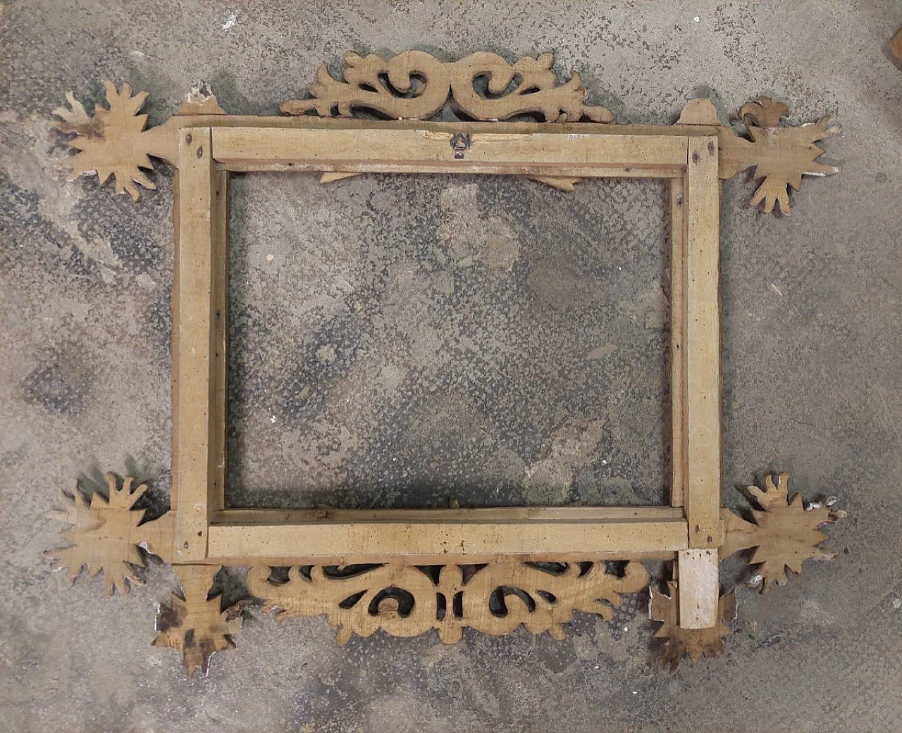 Carved wood wedding frame, second half of the 19th century 6