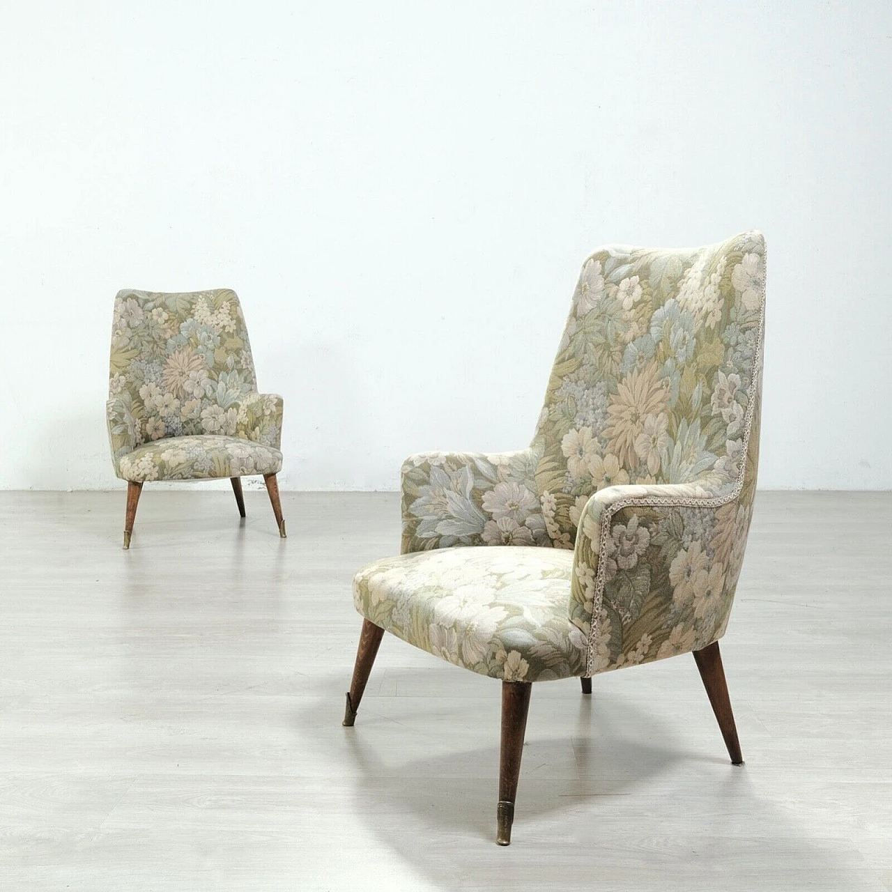 Pair of wood and floral fabric armchairs, 1950s 4