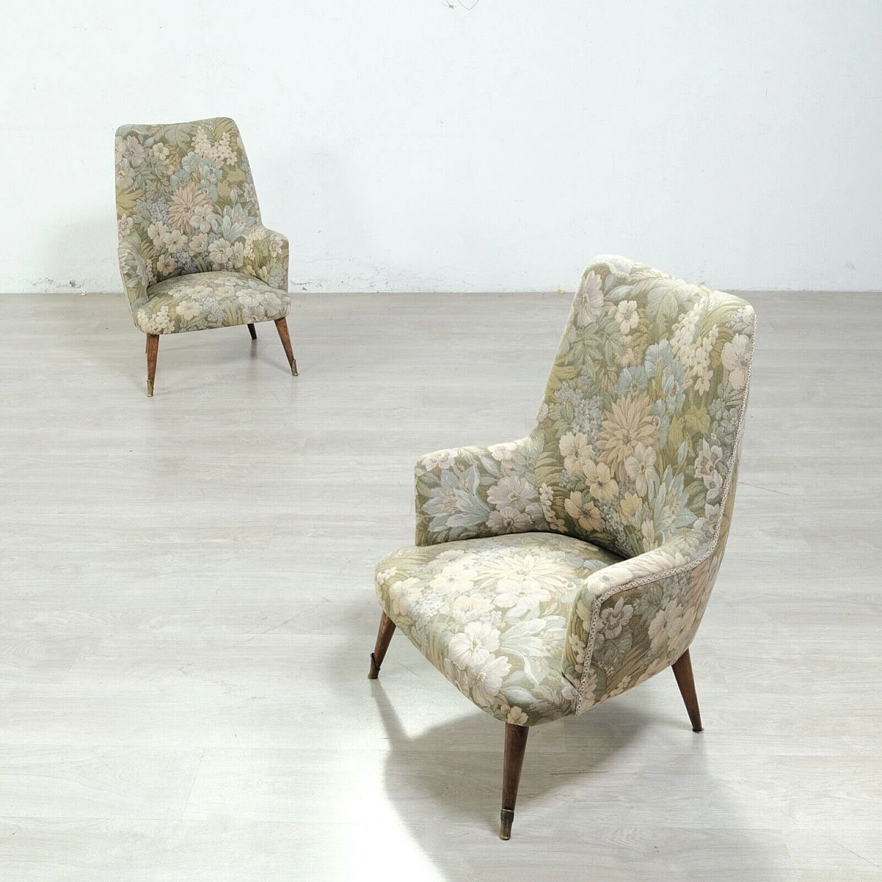 Pair of wood and floral fabric armchairs, 1950s 7