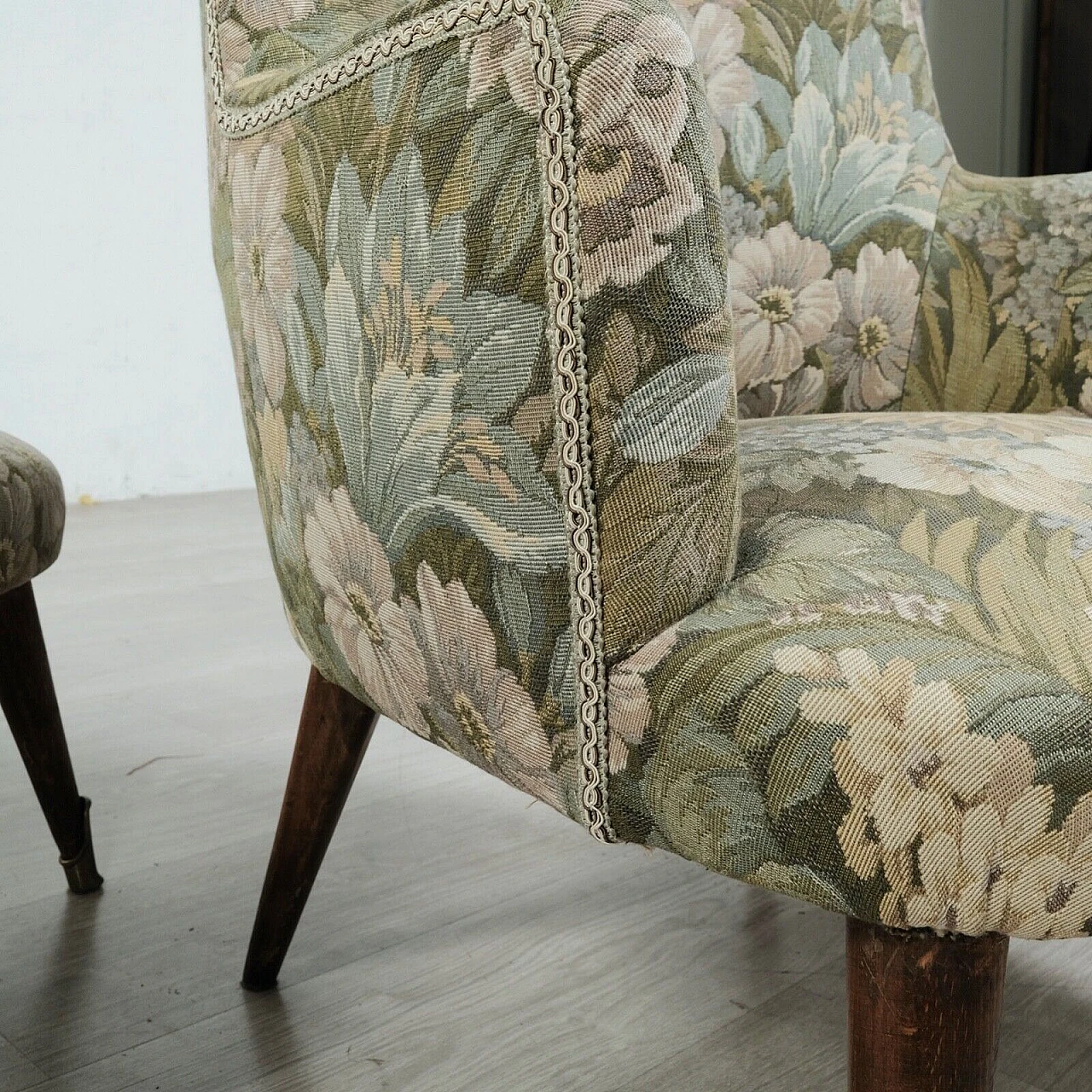 Pair of wood and floral fabric armchairs, 1950s 17