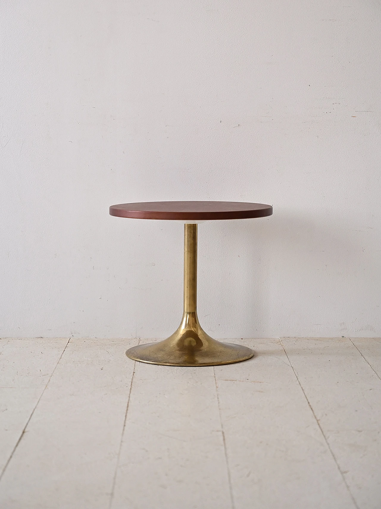 Round leather and metal coffee table, 1960s 3