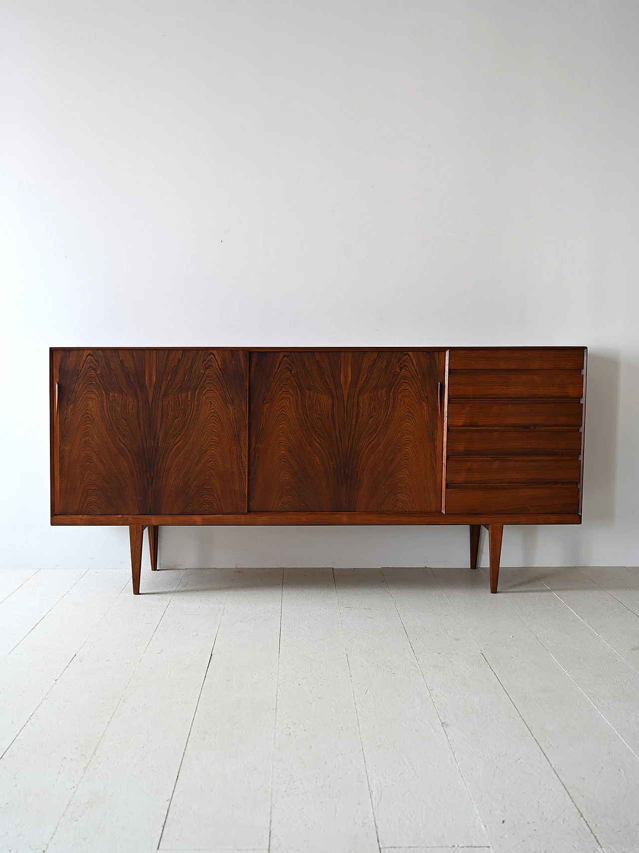 Credenza danese in palissandro con ante e cassetti, anni '60 2