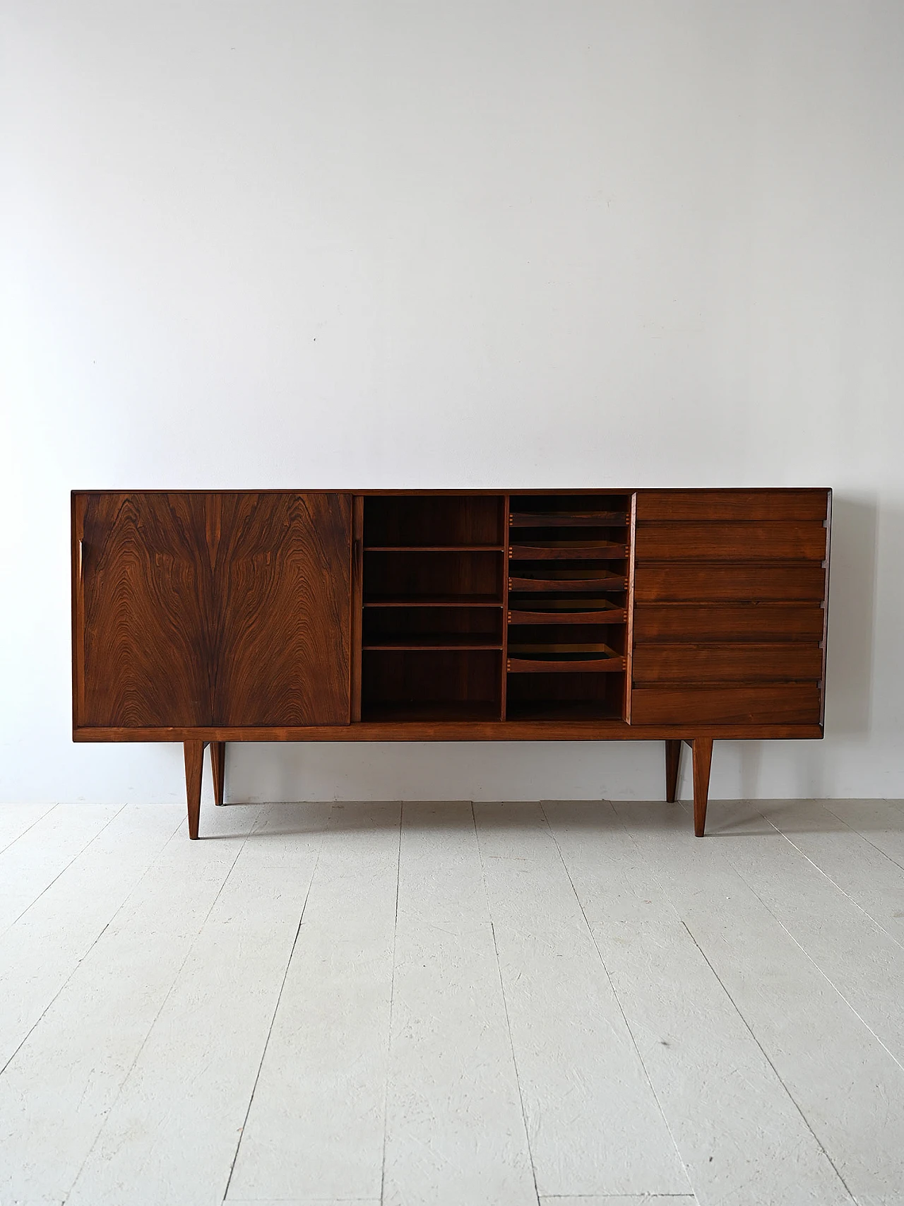 Credenza danese in palissandro con ante e cassetti, anni '60 4