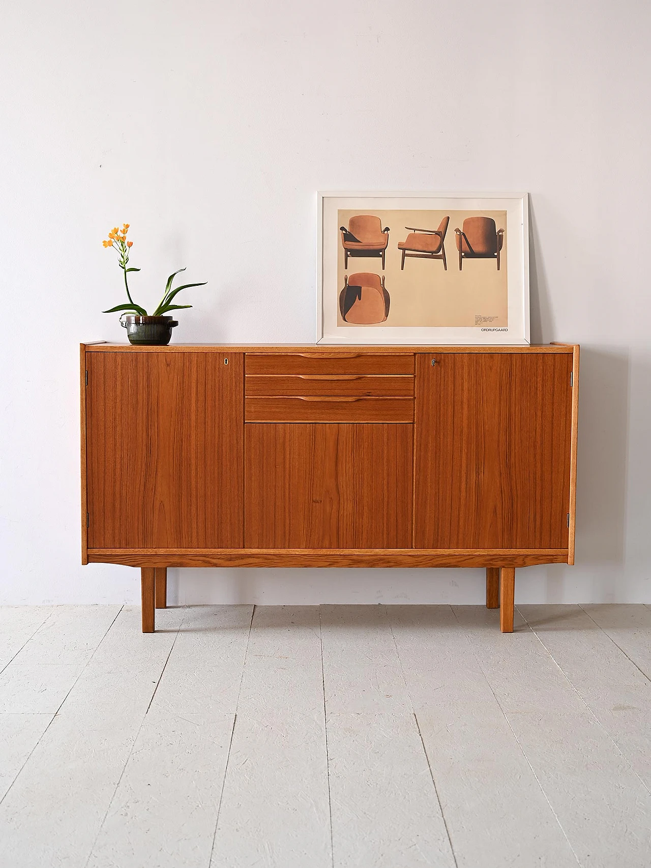 Credenza scandinava in teak con profili in rovere, anni '60 1