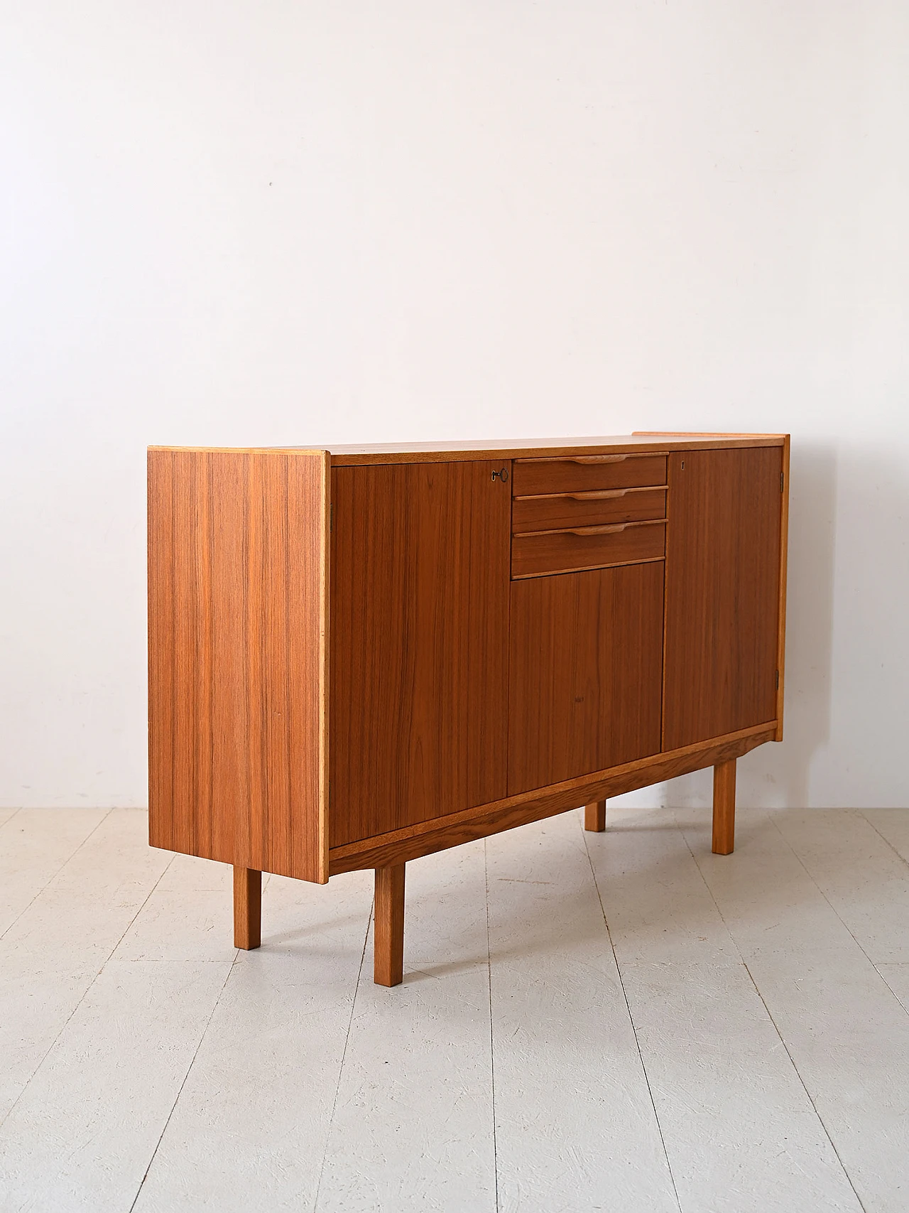 Credenza scandinava in teak con profili in rovere, anni '60 4