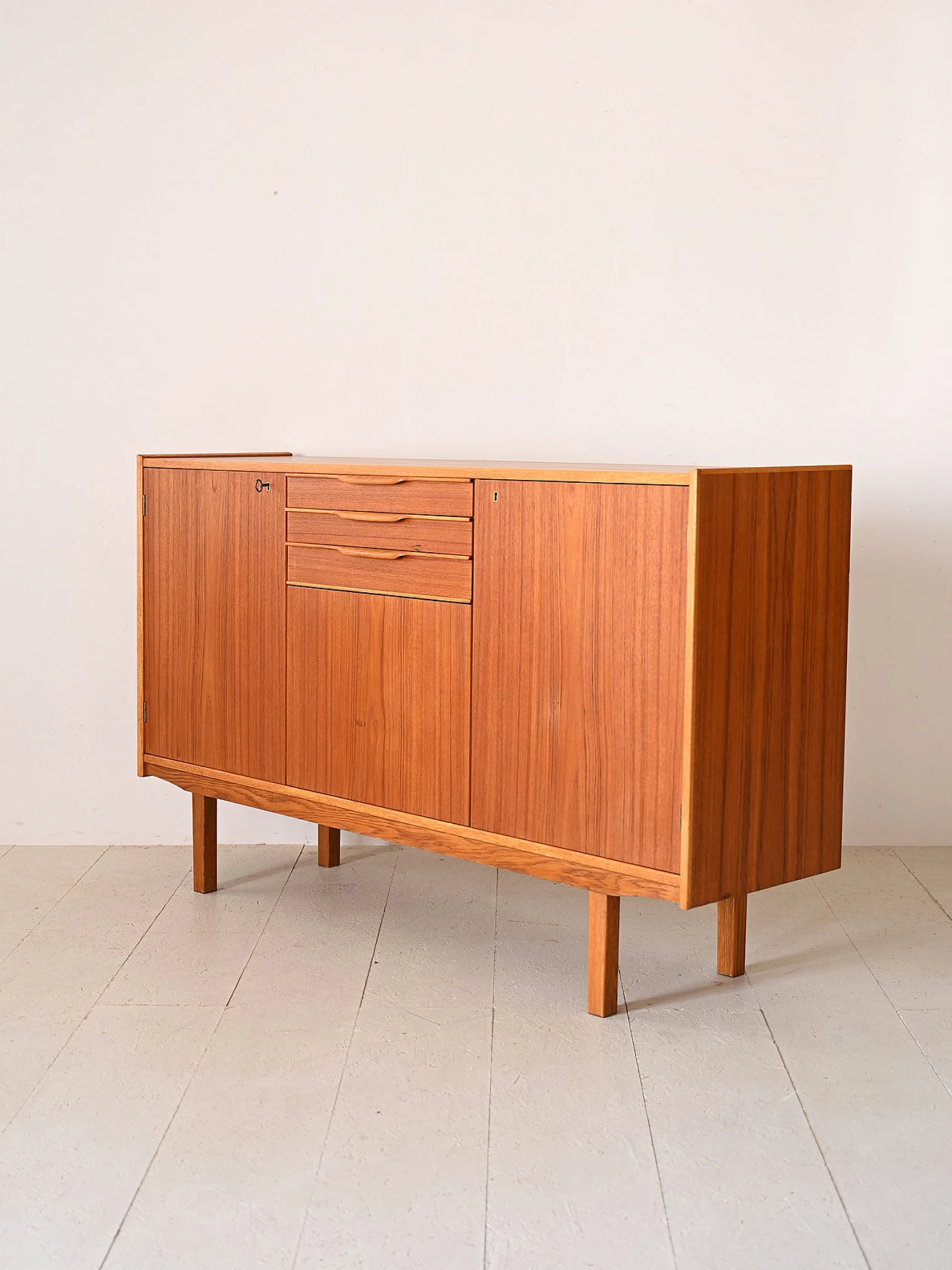 Credenza scandinava in teak con profili in rovere, anni '60 5