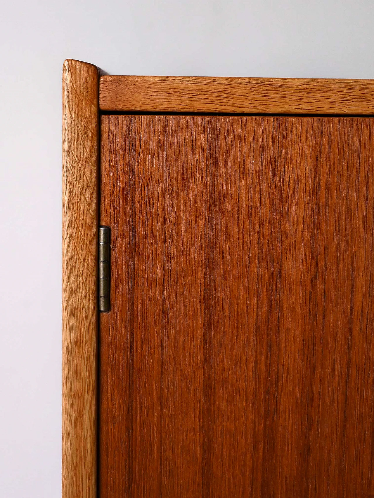 Credenza scandinava in teak con profili in rovere, anni '60 7