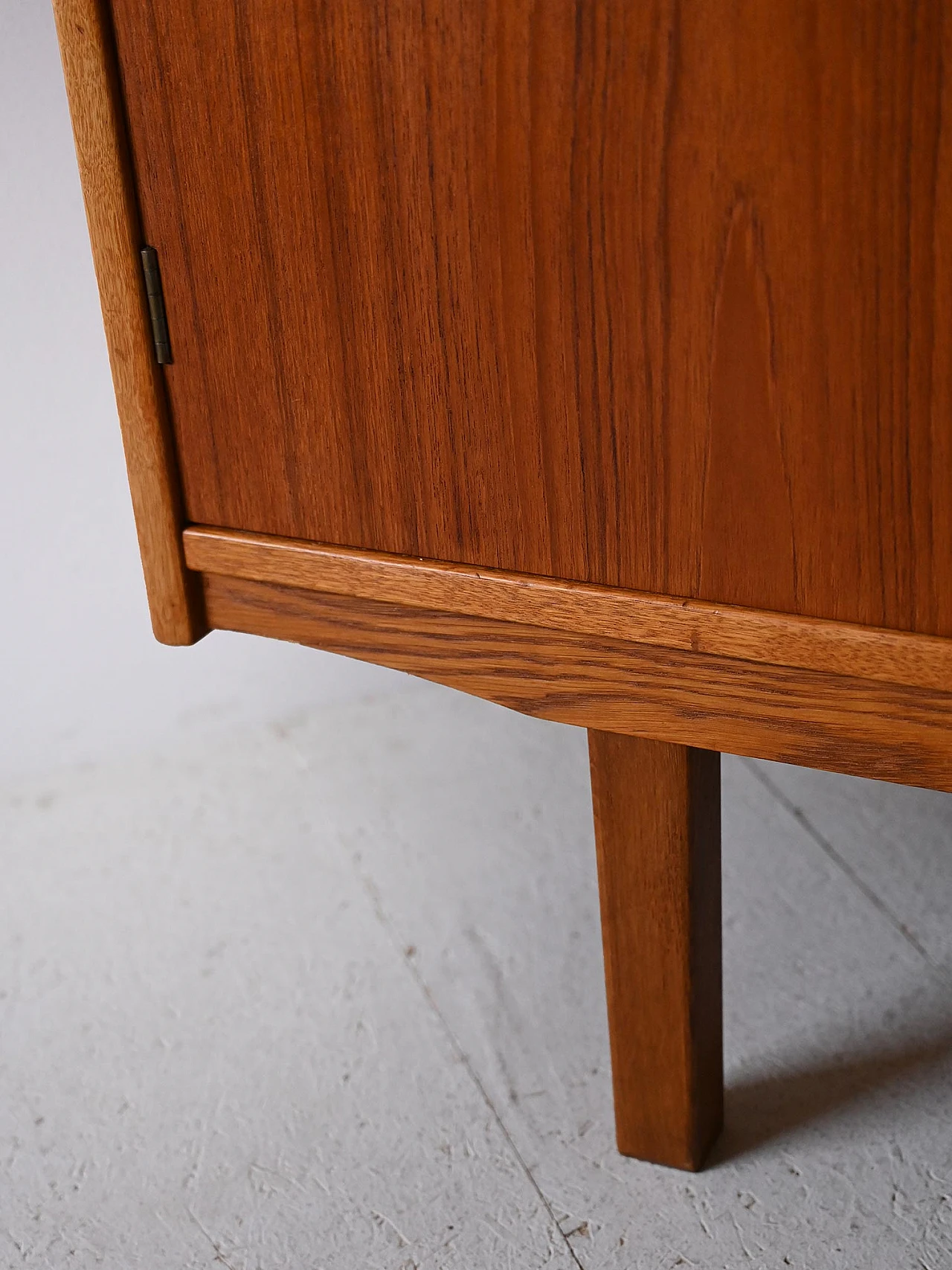 Credenza scandinava in teak con profili in rovere, anni '60 8