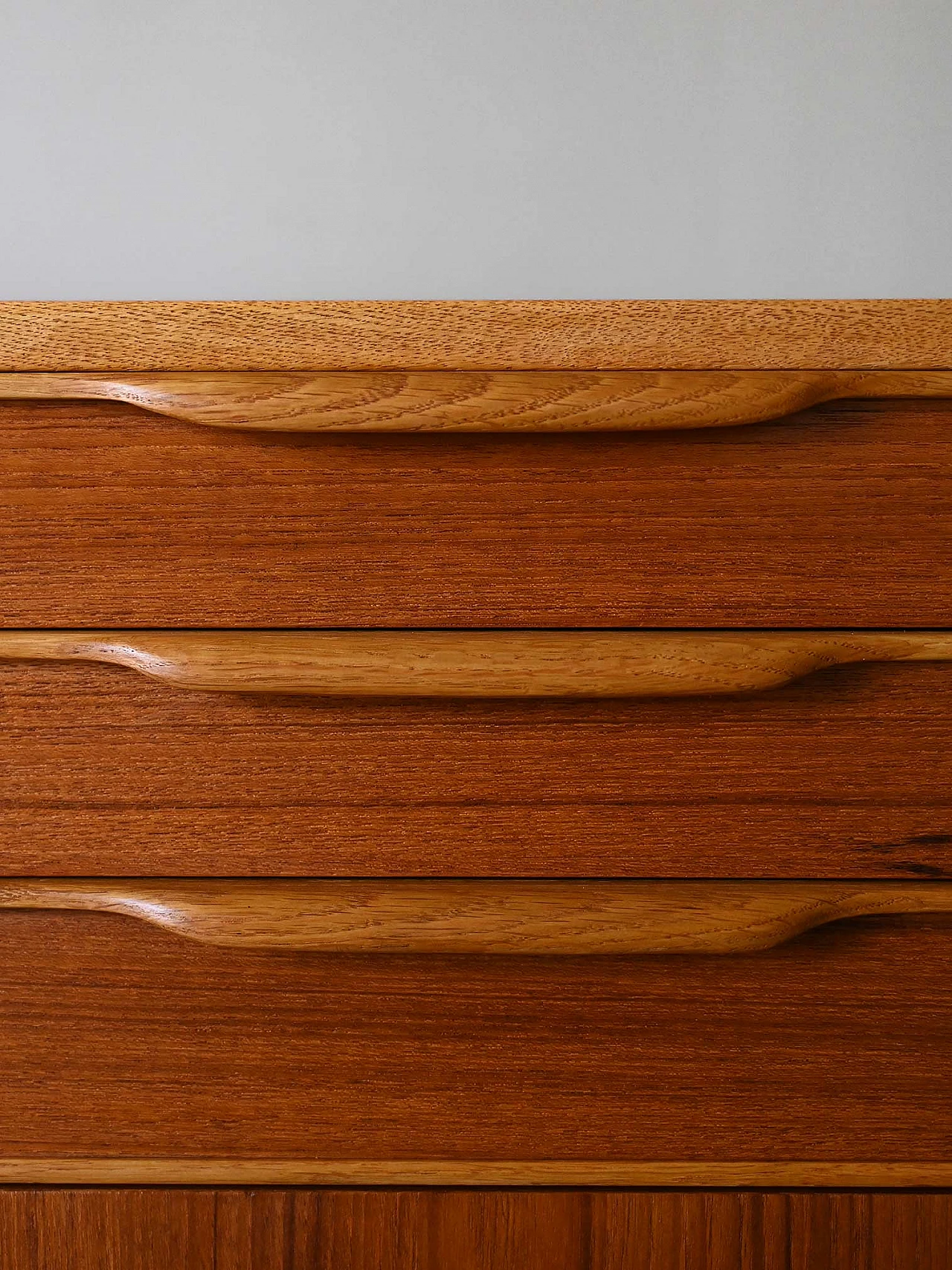 Credenza scandinava in teak con profili in rovere, anni '60 9