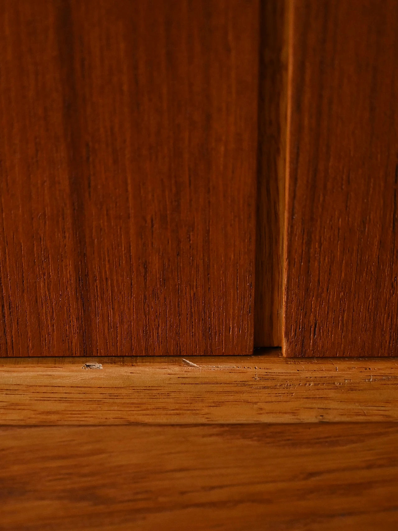 Credenza scandinava in teak con profili in rovere, anni '60 10