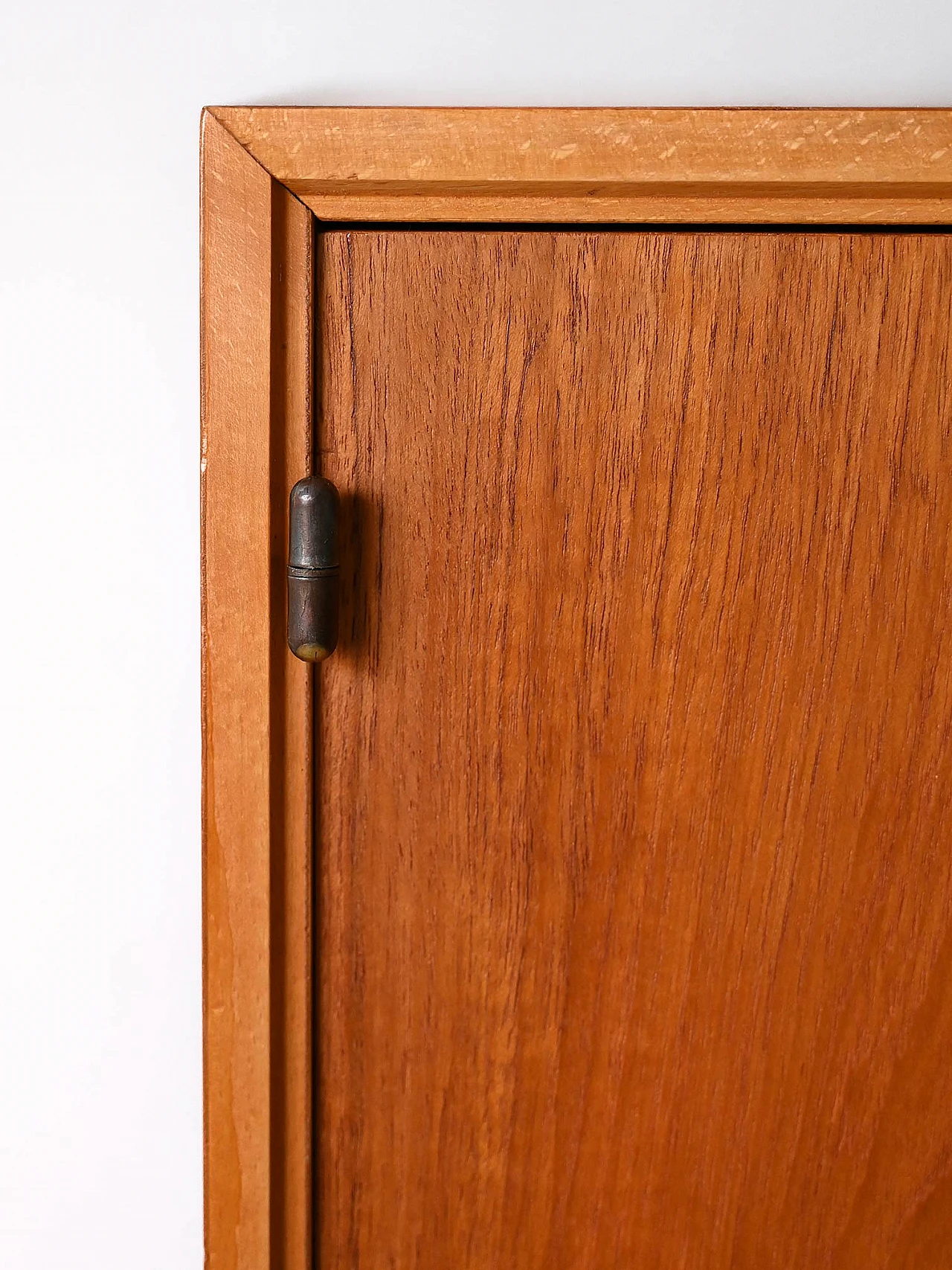 Credenza scandinava in teak con dettagli neri, anni '60 7