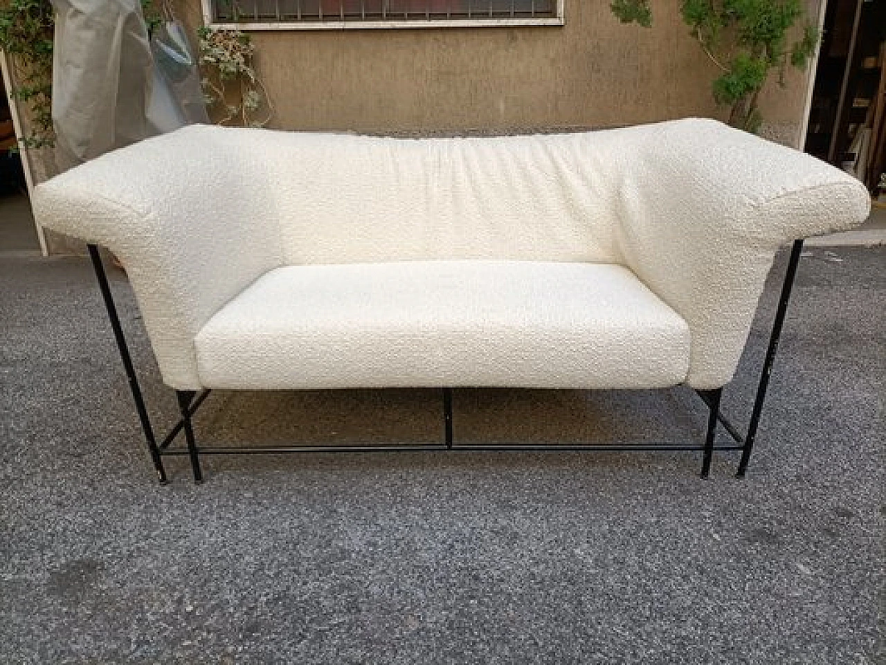 Siglo sofa in iron and bouclé fabric by Francesco Soro for ICF, 1970s 1