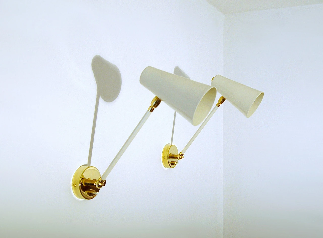 Lacquered metal wall light with switch 2