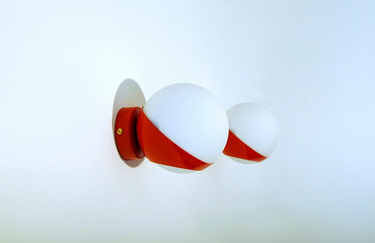 Glass and red metal sphere wall light 7