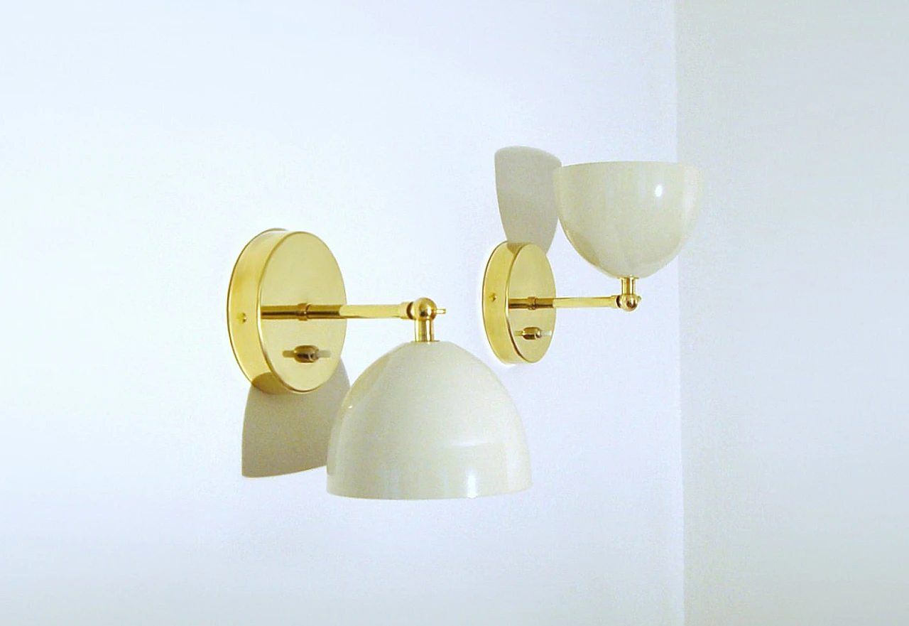 Wall light in brass and lacquered metal 5