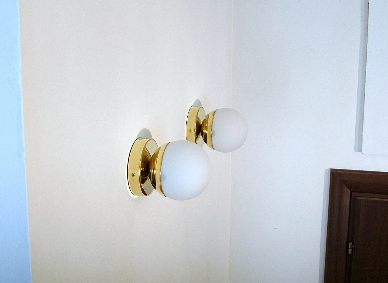 Brass and glass sphere wall lamp 2