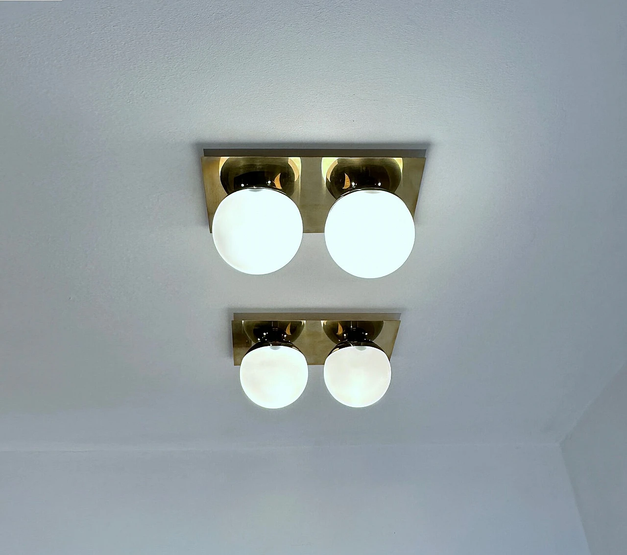 Double sphere glass wall light with brass plate 3