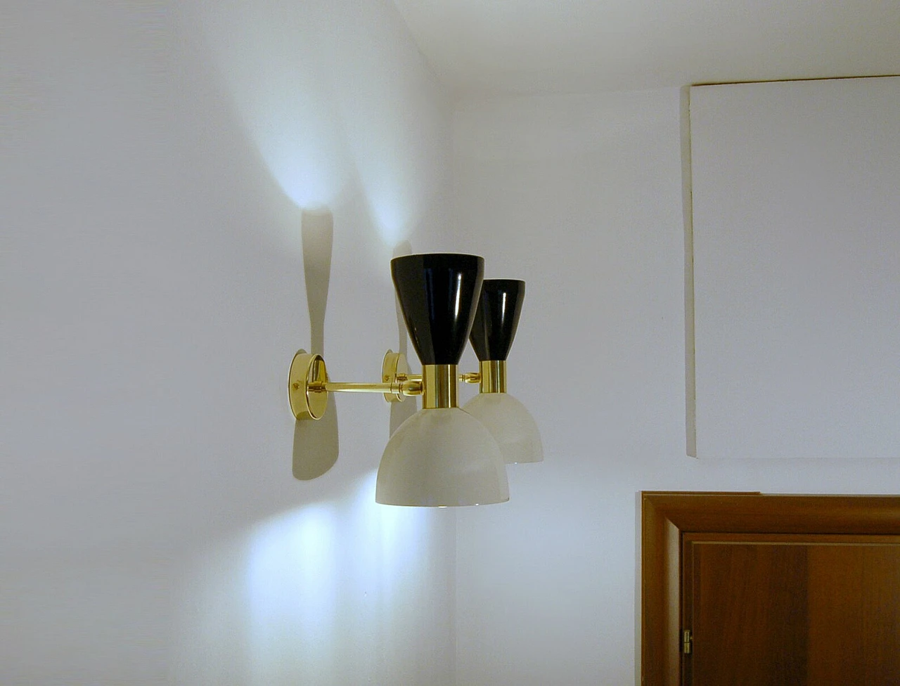 Wall light with black and white double cone lampshade 5