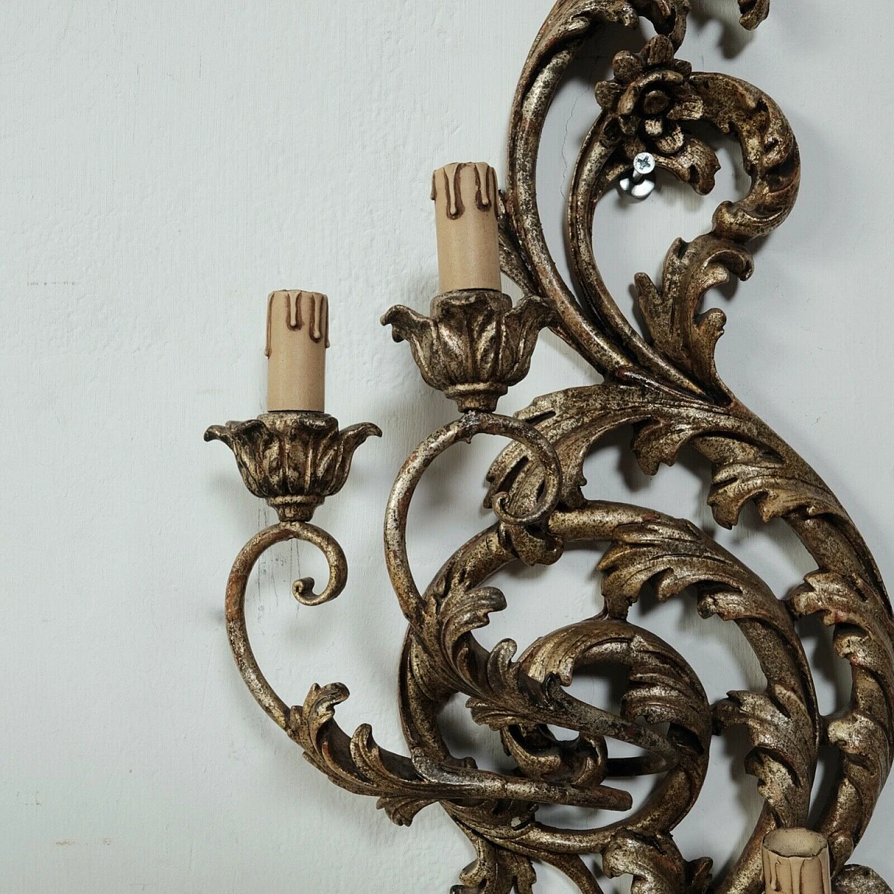 Six-light wall sconce in gilded carved wood, 1950s 6