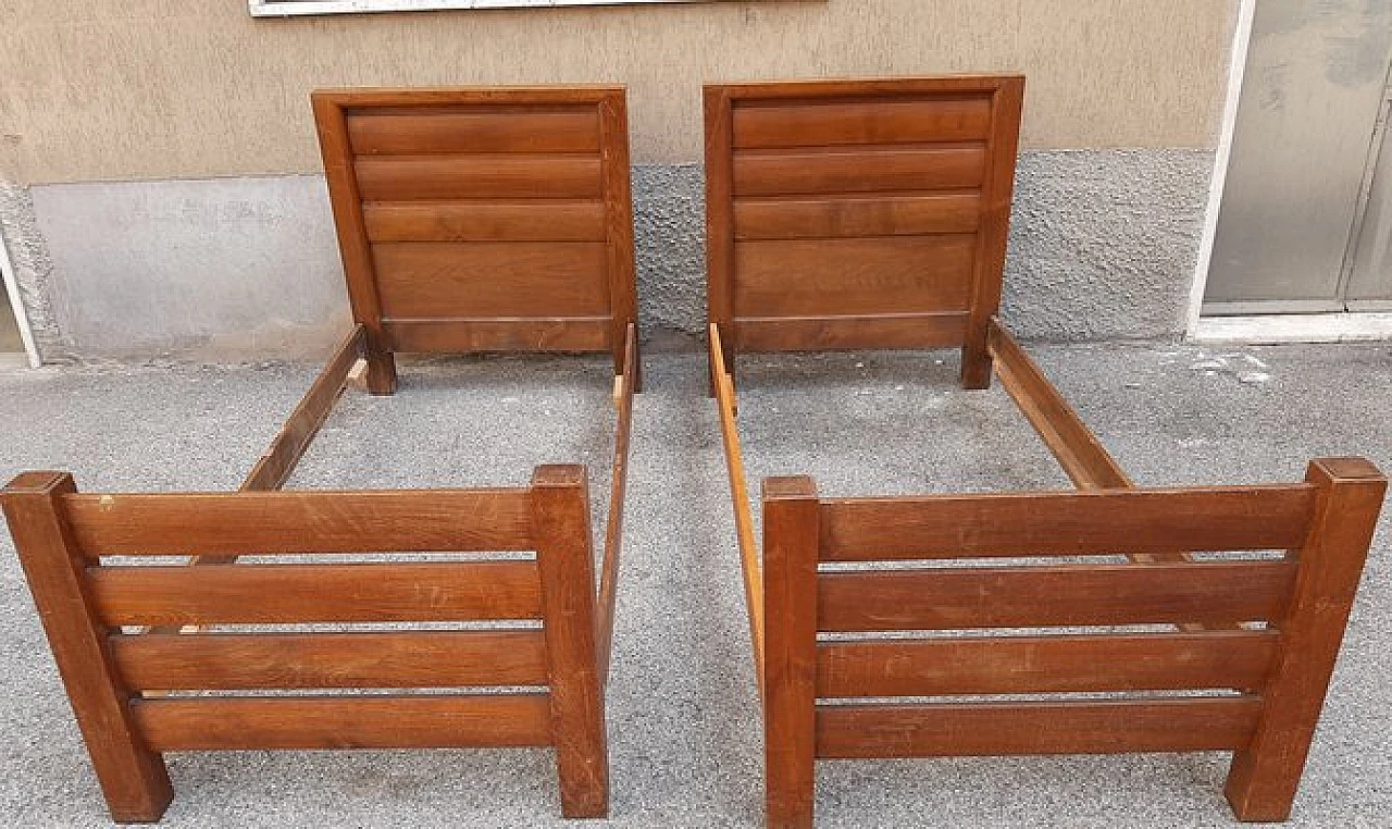 Pair of oak single beds by Melchiorre Bega, 1930s 1