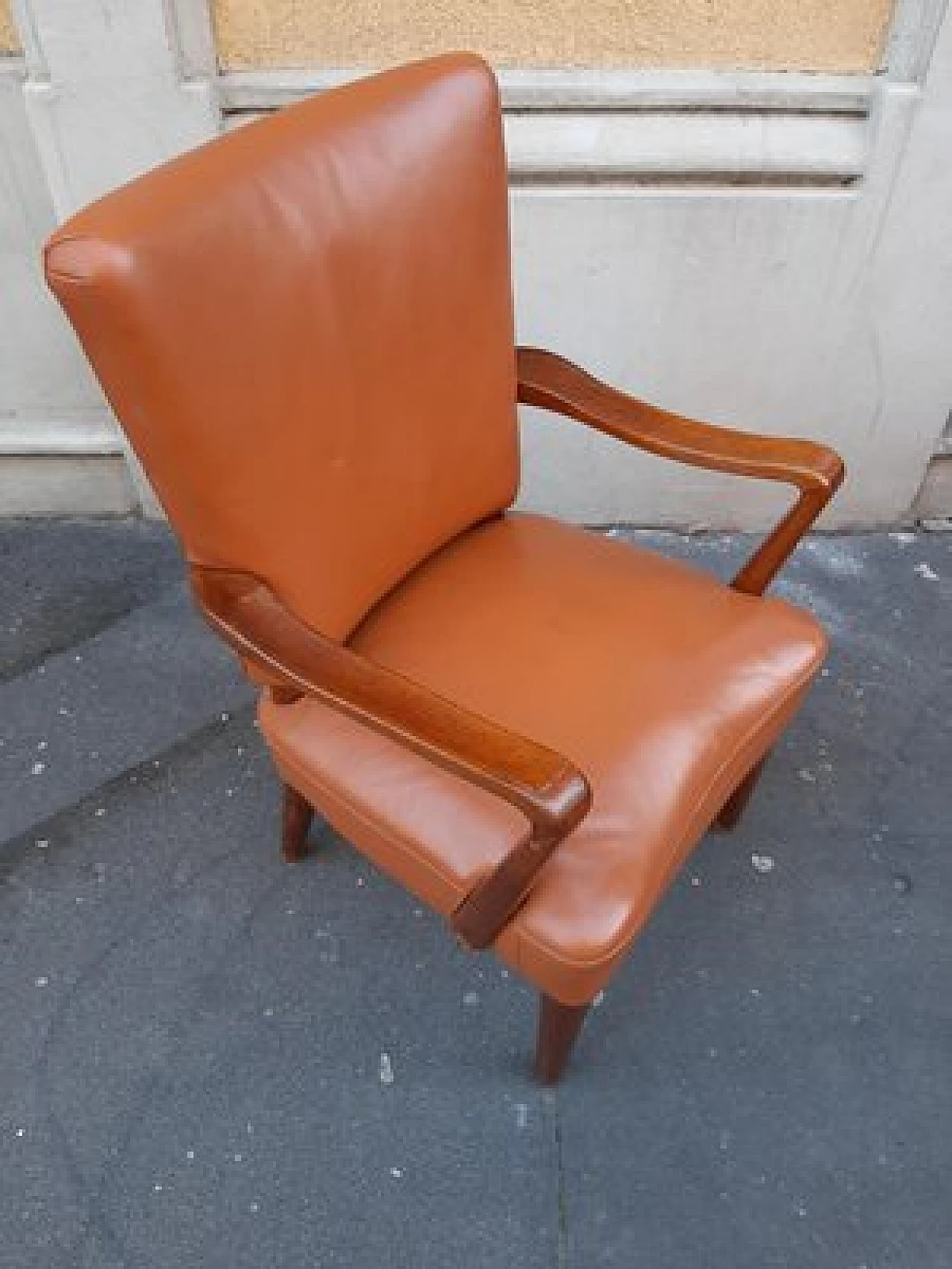 Wood & leather armchair by O. Borsani for Atelier Borsani, 1930s 6