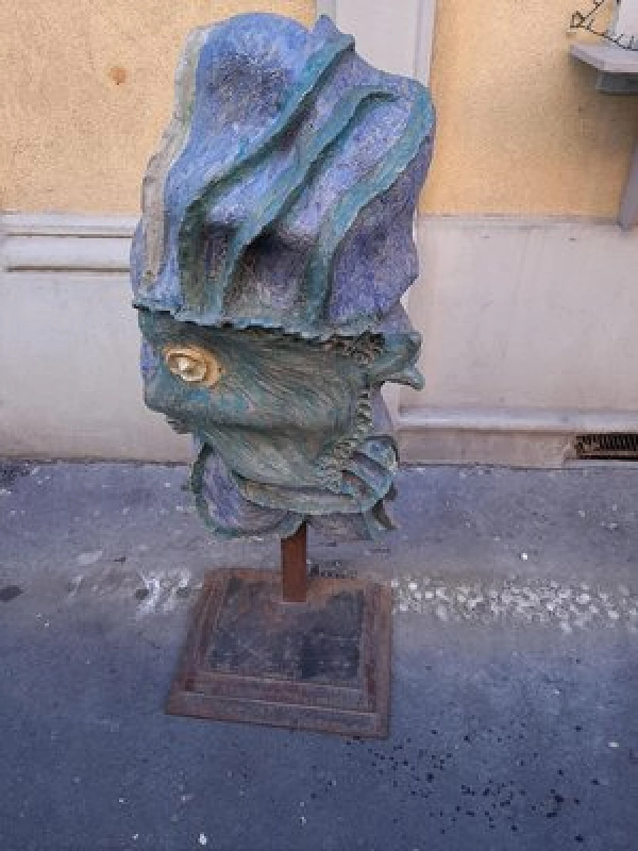 Pesce in gres policromo su struttura in ferro, scultura, anni '50 4