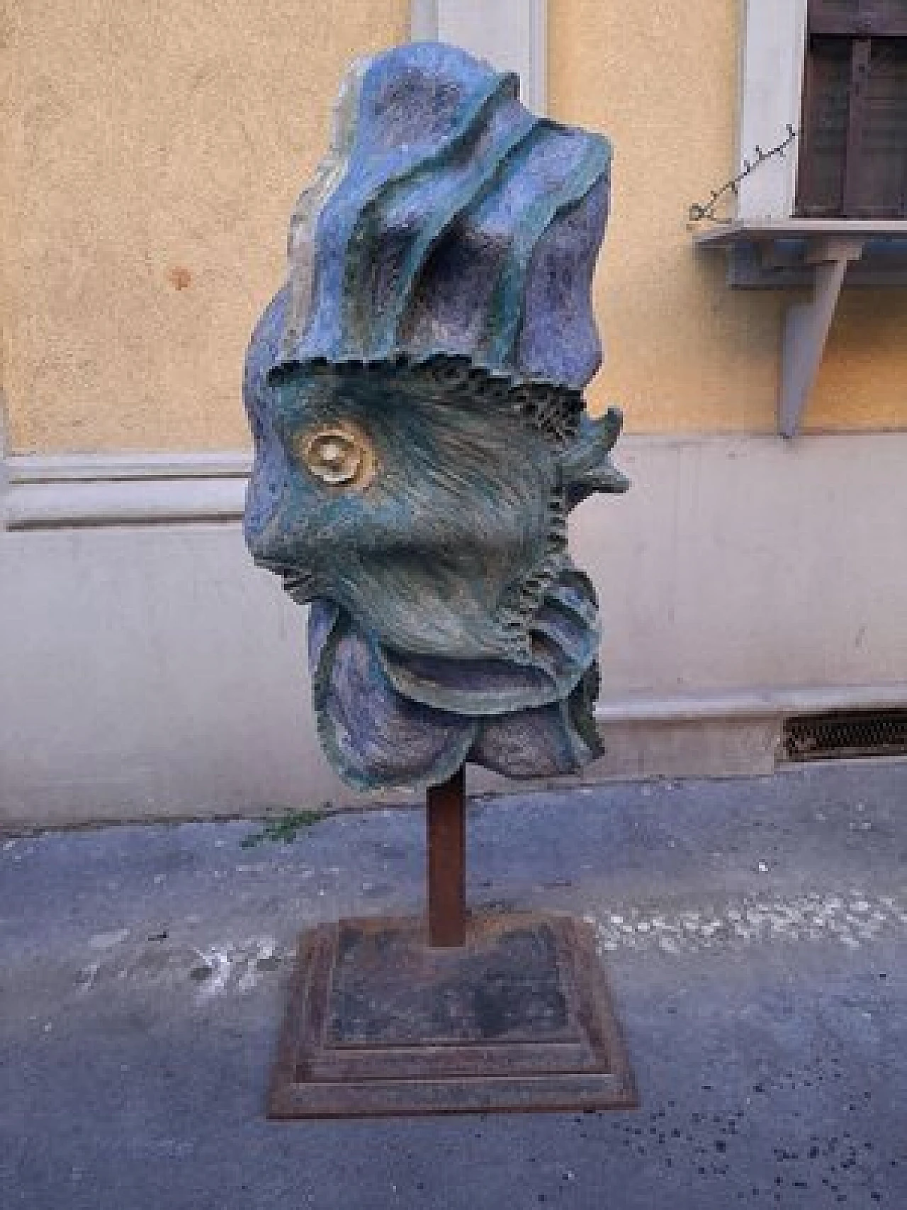 Pesce in gres policromo su struttura in ferro, scultura, anni '50 6