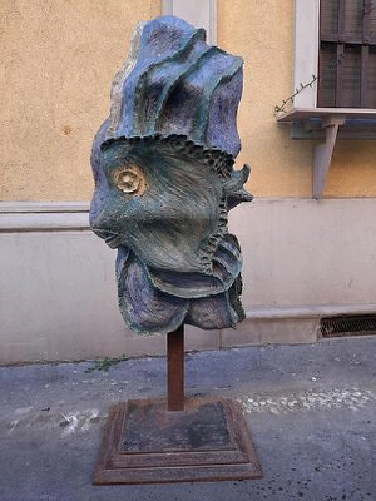 Pesce in gres policromo su struttura in ferro, scultura, anni '50 8