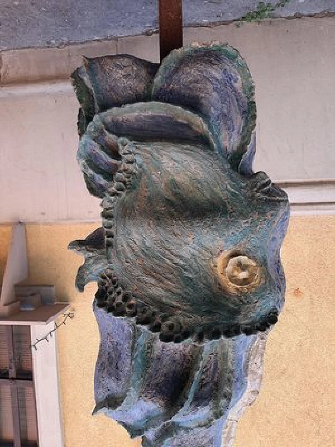 Pesce in gres policromo su struttura in ferro, scultura, anni '50 14