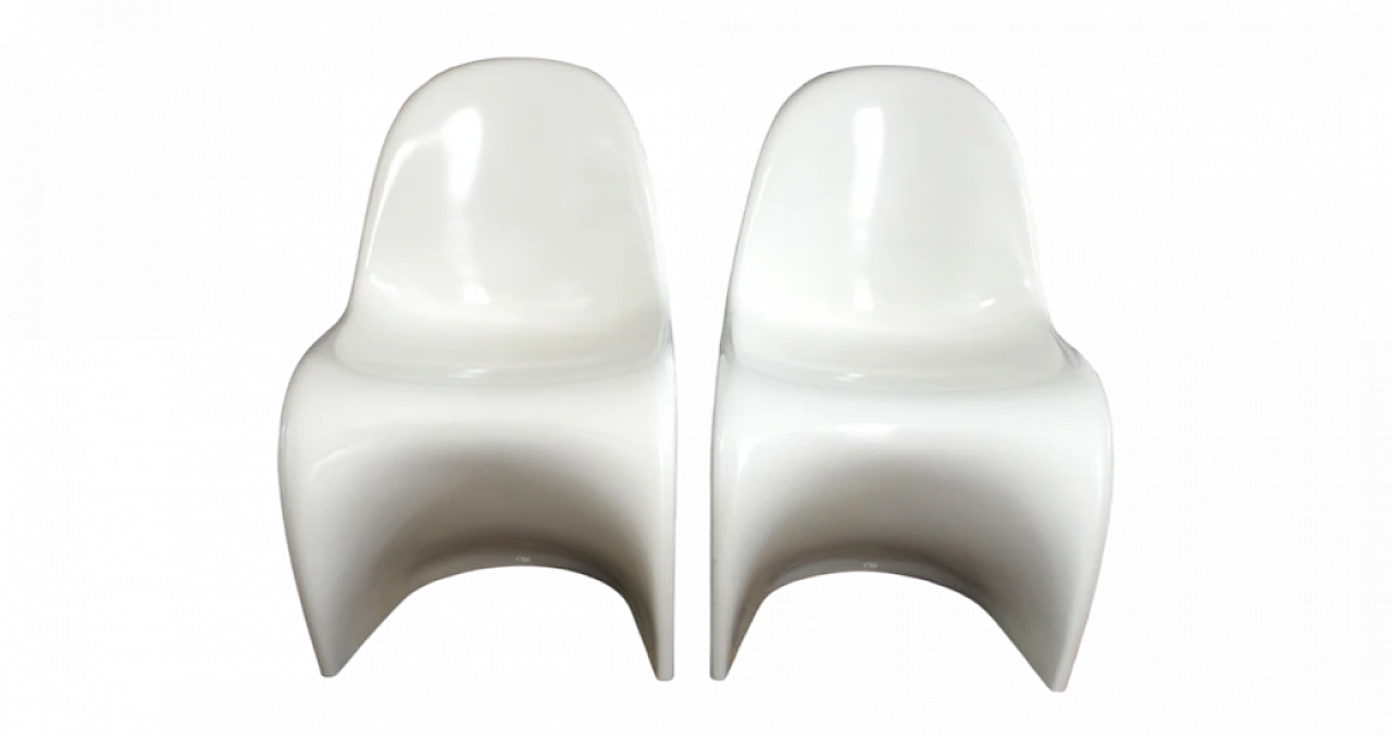 Pair of glossy white Panton Chair Classic chairs by Vitra, 1990s 9