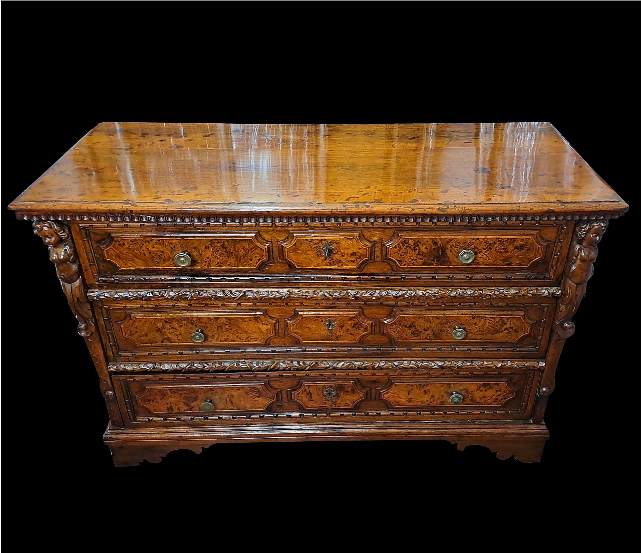 Solid walnut canter with walnut-root mouldings, 17th century 4
