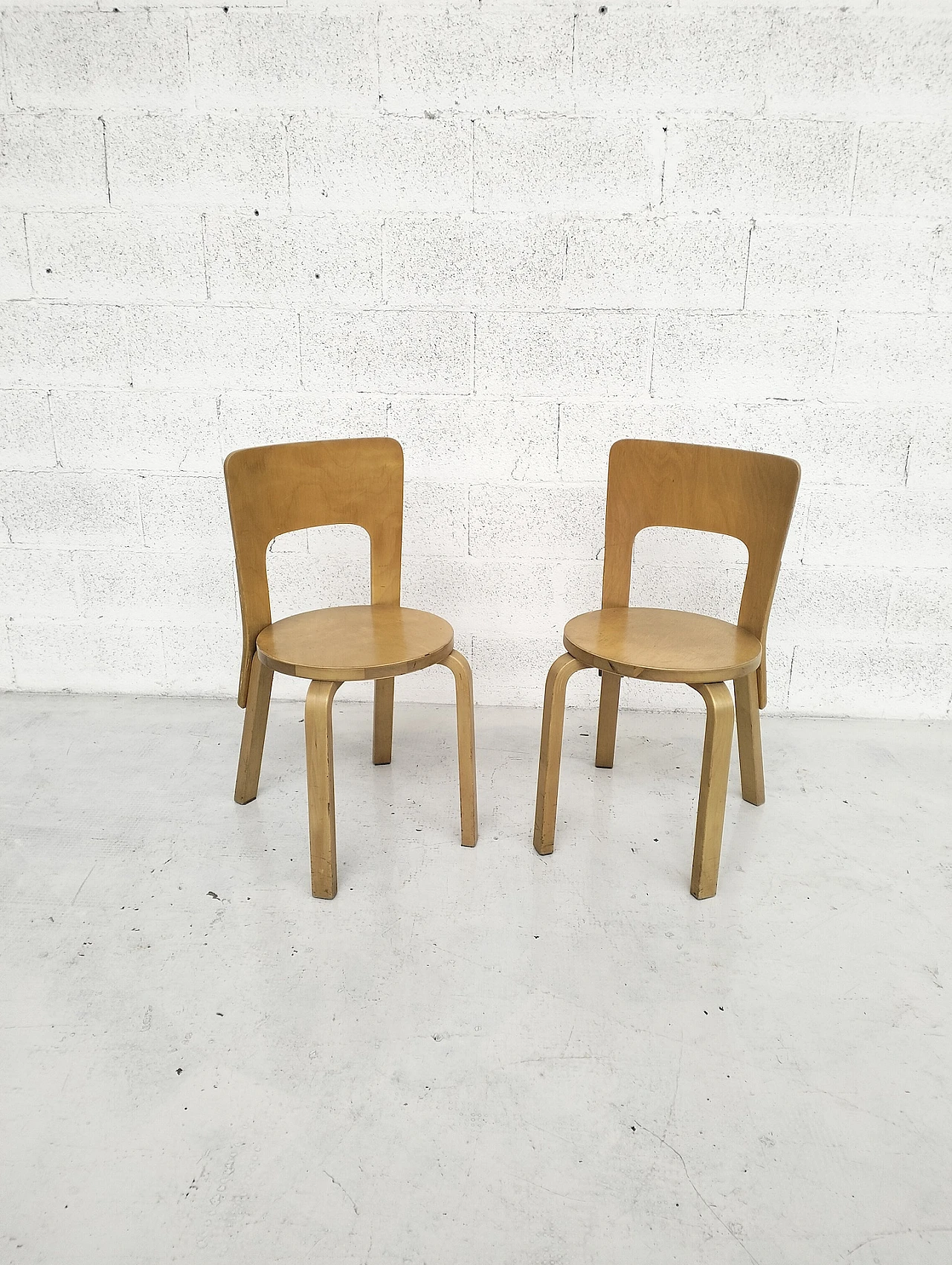 Pair of 66 chairs by Alvar Aalto for Artek, 1960s 2