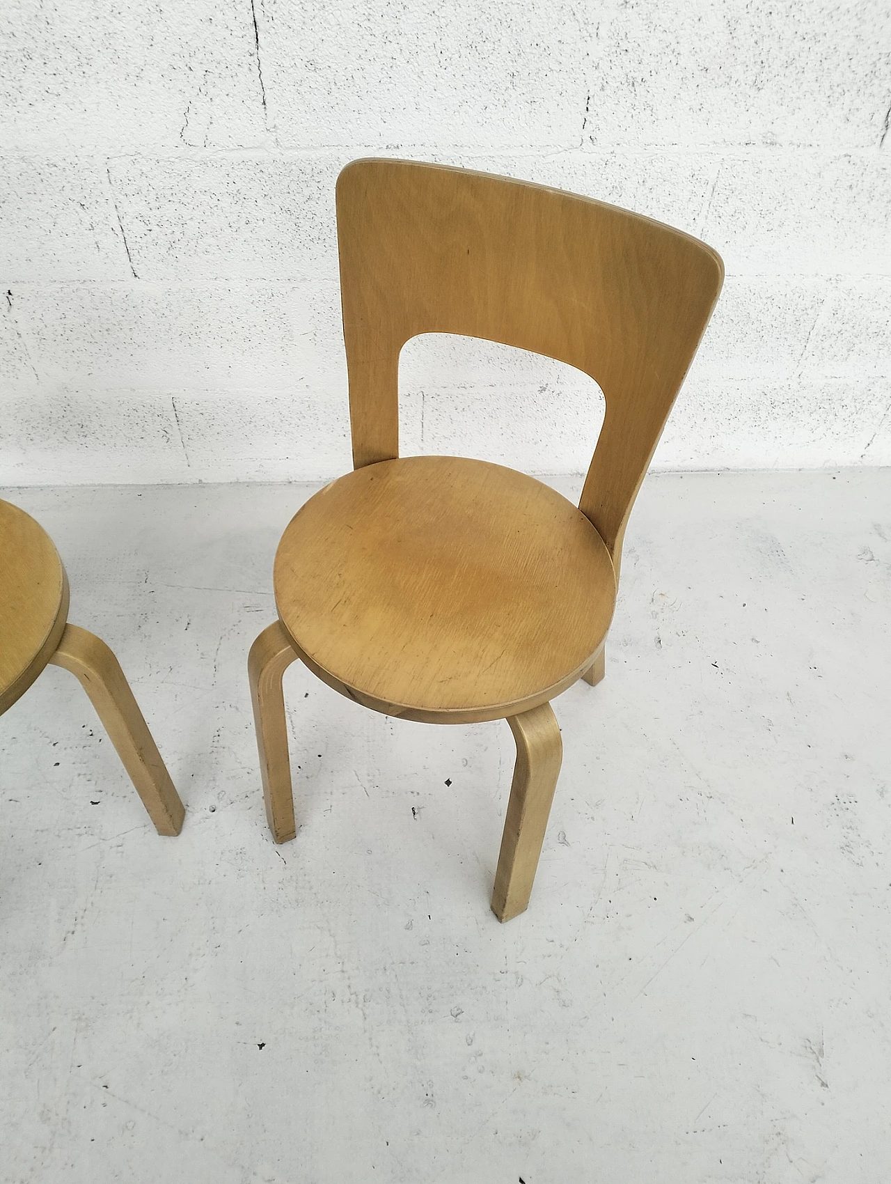 Pair of 66 chairs by Alvar Aalto for Artek, 1960s 5