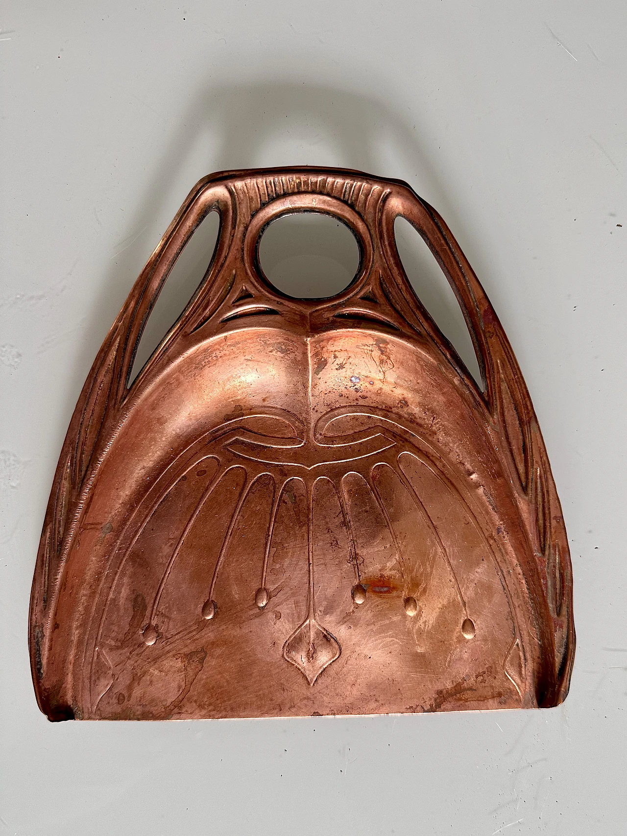 Art Nouveau copper crumb tray with brush, early 20th century 1