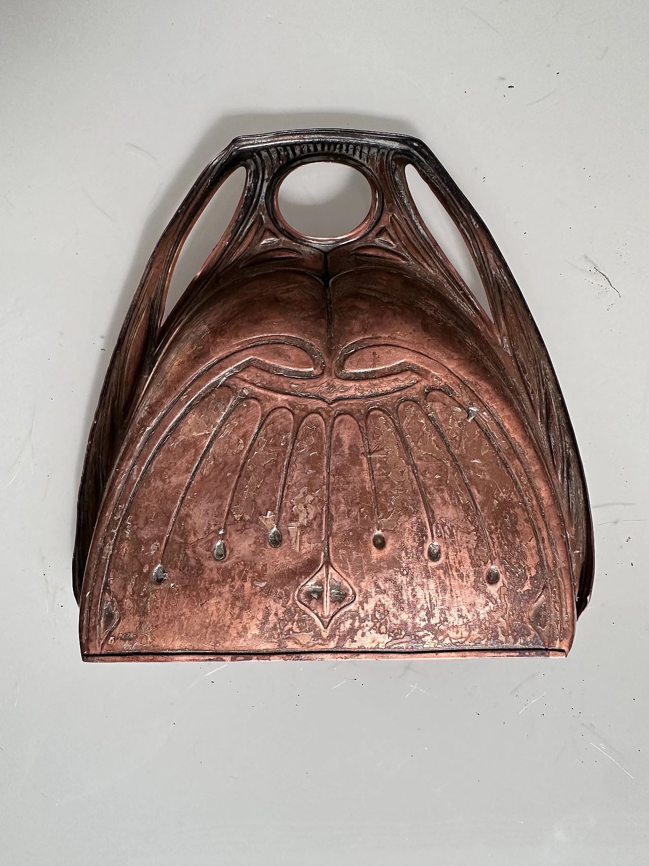 Art Nouveau copper crumb tray with brush, early 20th century 9