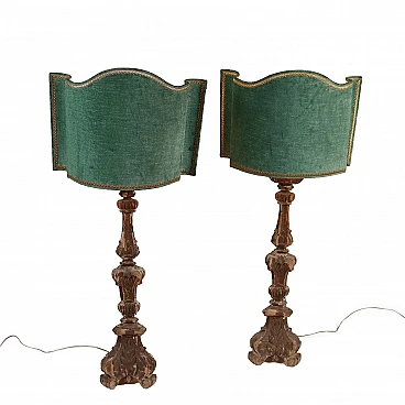 Coppia di lampade da tavolo in legno intagliato e velluto verde, '800