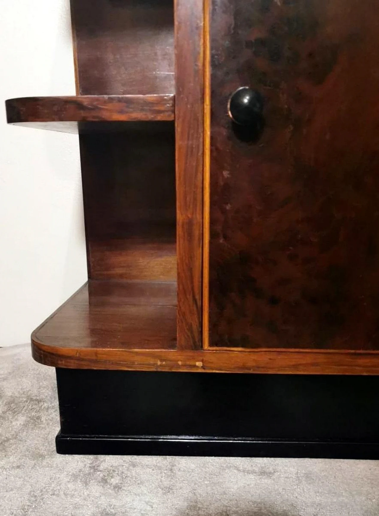 Pair of Art Deco walnut burl bedside tables with black glass, 1930s 12