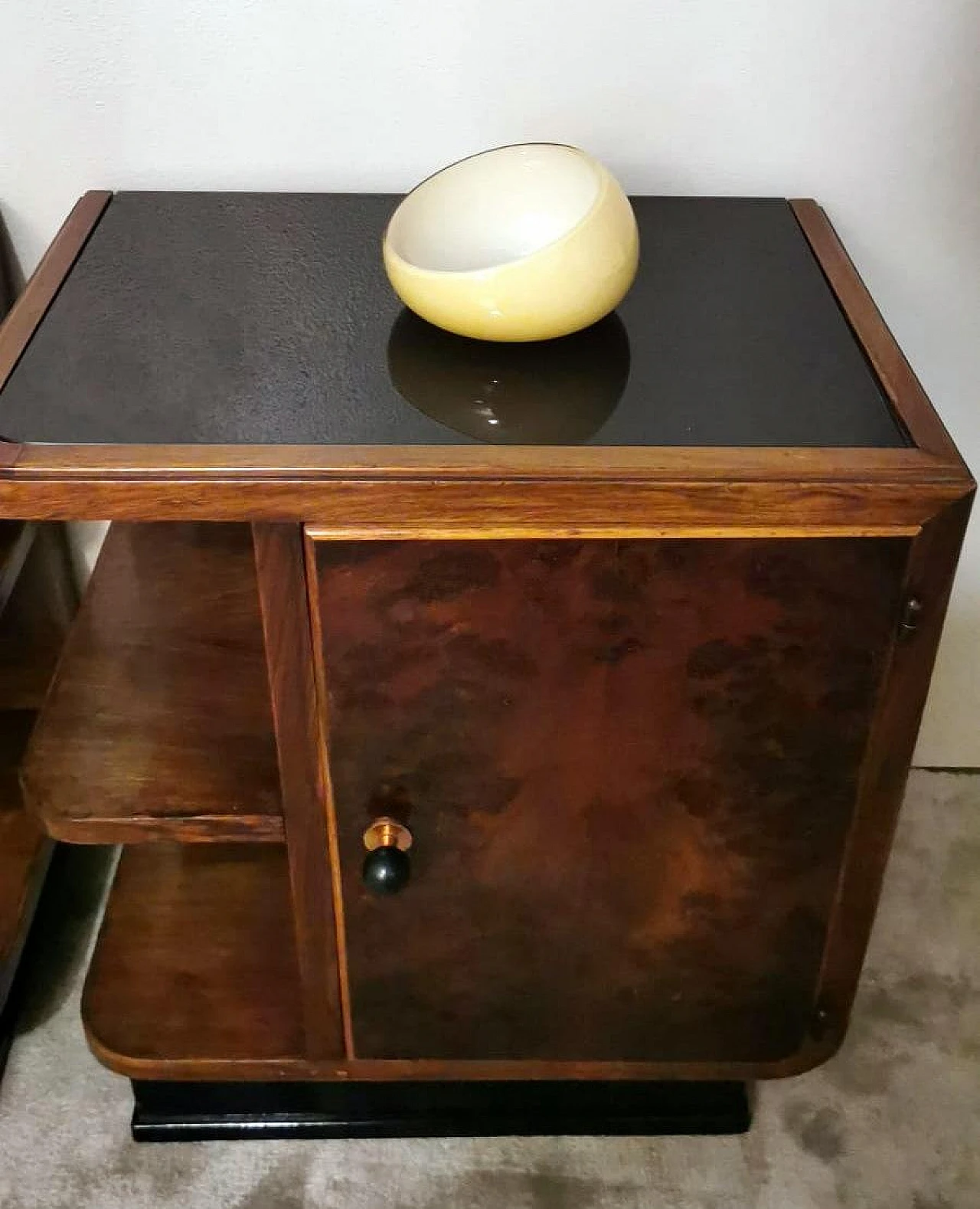 Pair of Art Deco walnut burl bedside tables with black glass, 1930s 18