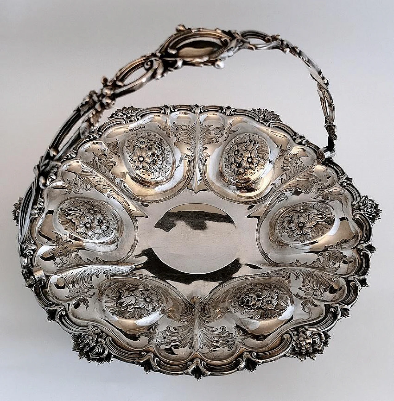 Victorian chiselled and engraved 925 silver basket, late 19th century 3