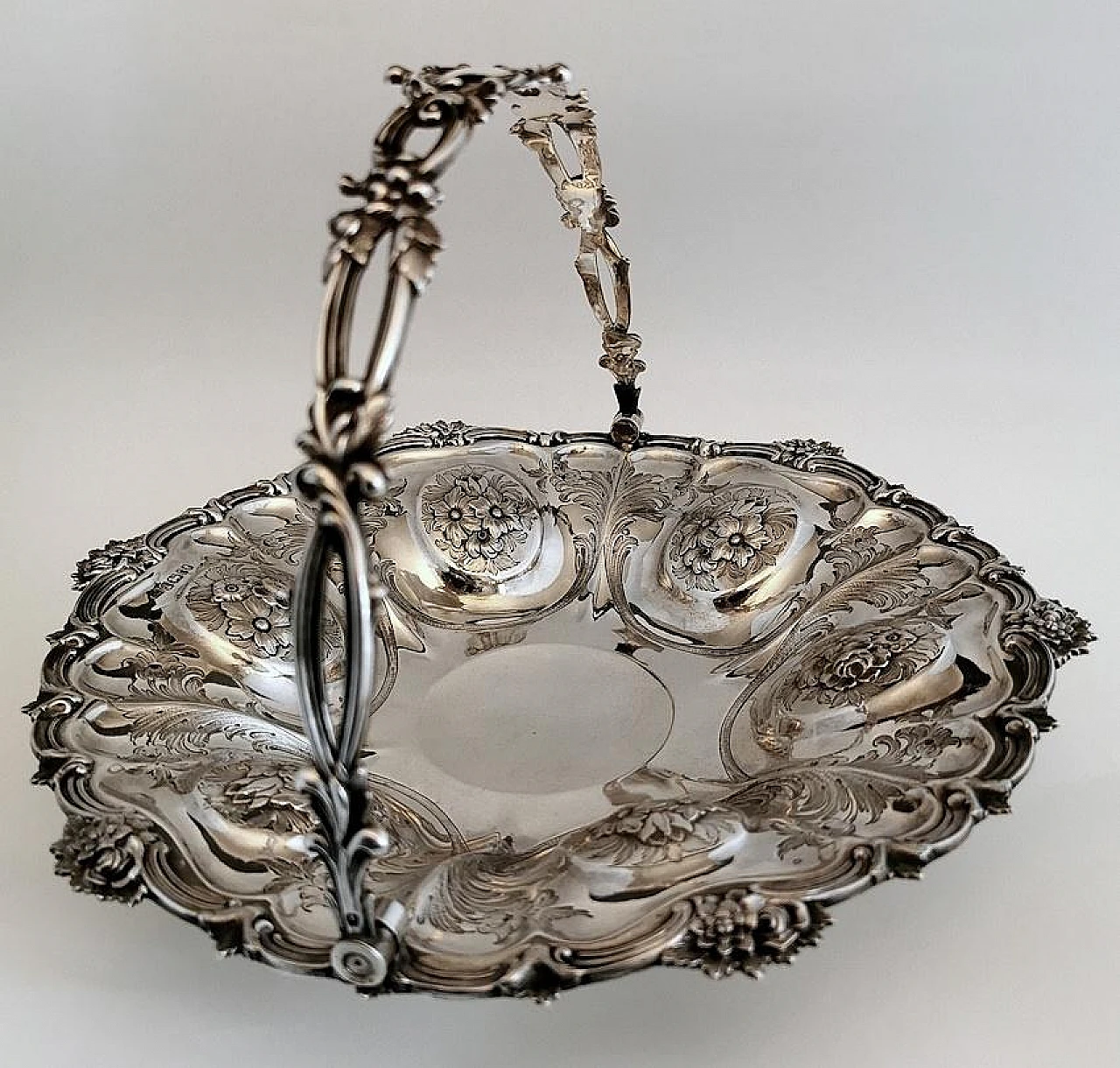 Victorian chiselled and engraved 925 silver basket, late 19th century 4