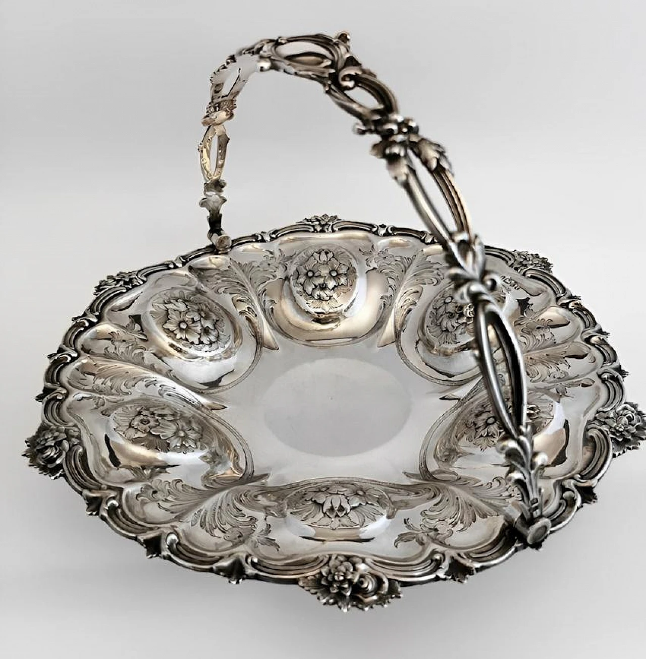 Victorian chiselled and engraved 925 silver basket, late 19th century 5