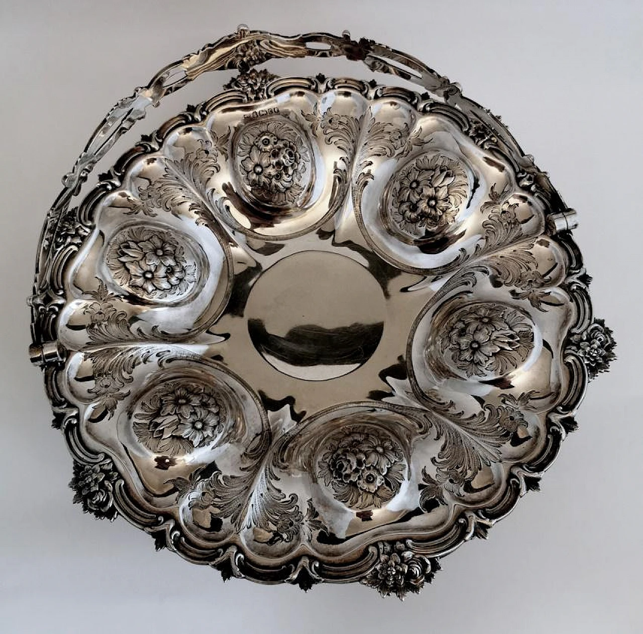 Victorian chiselled and engraved 925 silver basket, late 19th century 6