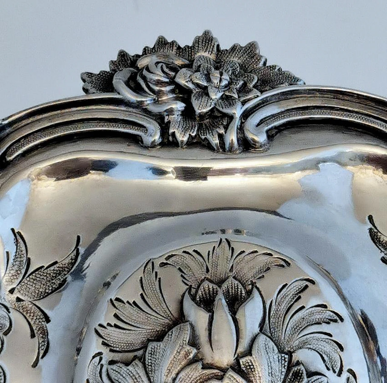 Victorian chiselled and engraved 925 silver basket, late 19th century 15
