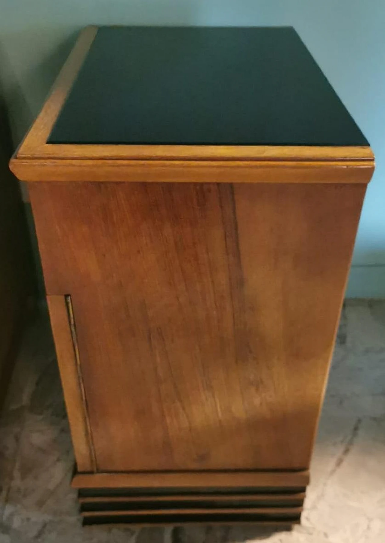 Pair of Art Deco bedside tables in walnut with black glass top, 1930s 10