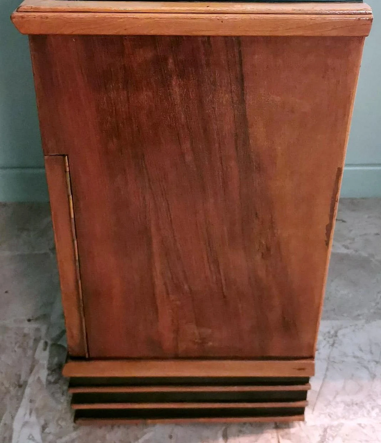 Pair of Art Deco bedside tables in walnut with black glass top, 1930s 13