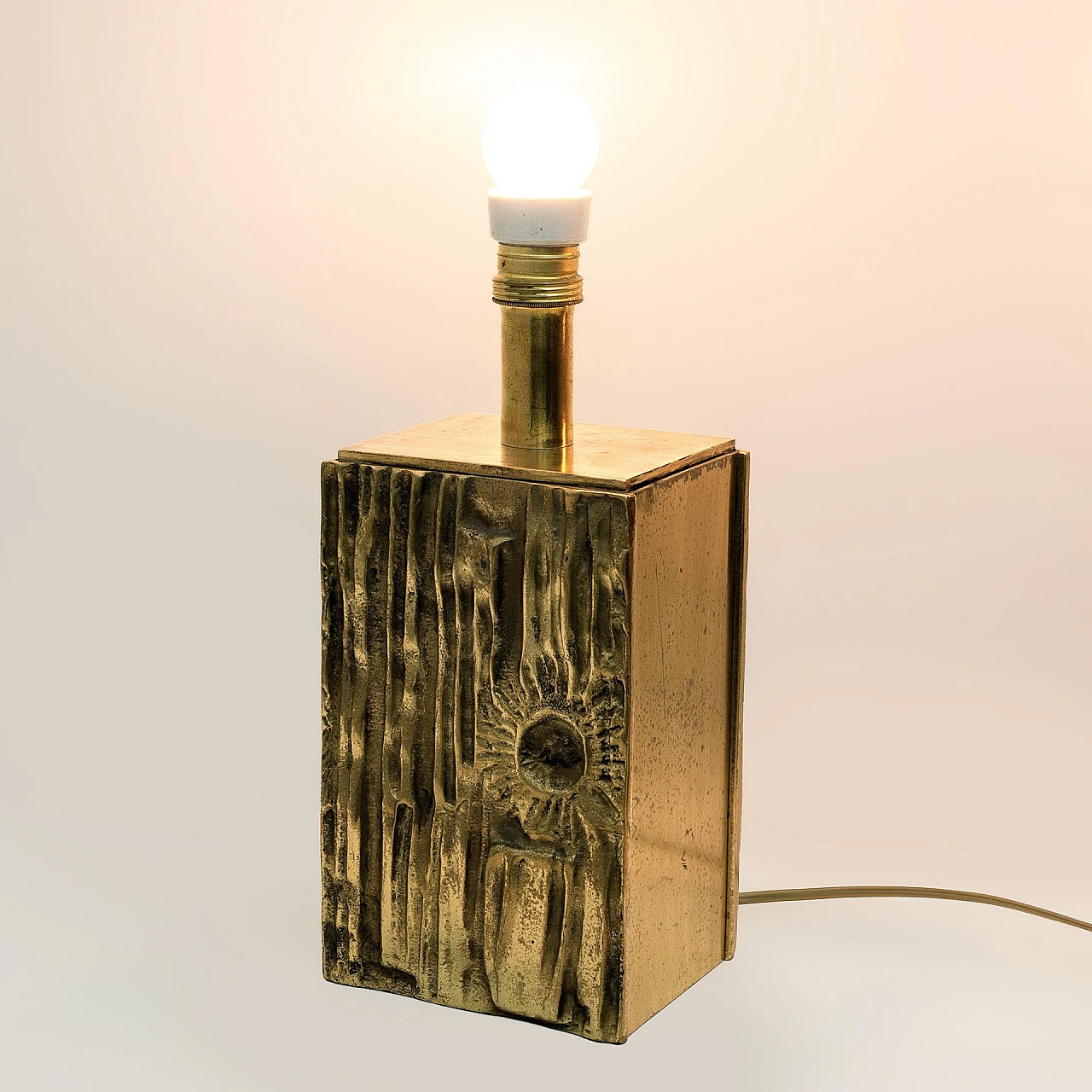 Pair of brass table lamps attributed to Angelo Brotto, 1960s 13