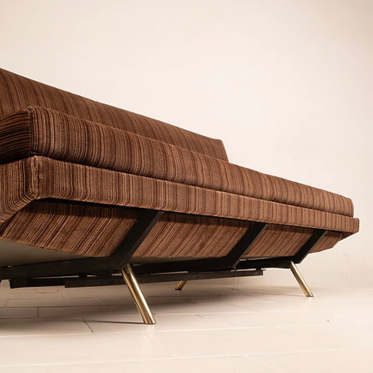 Velvet and brass convertible sofa by Pizzetti, 1950s 8